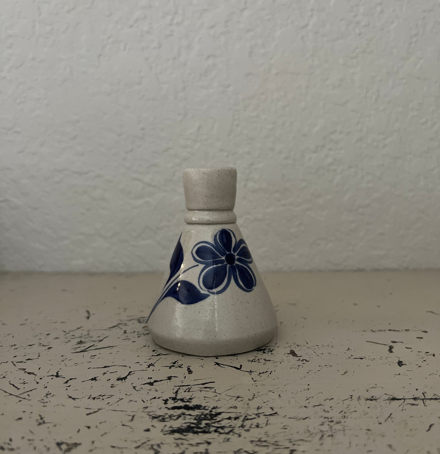 Williamsburg Pottery Bud Vase