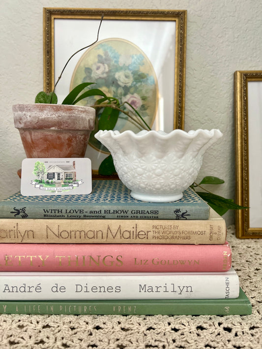 Fenton Daisy and Button bowl